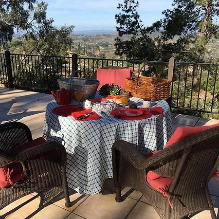 Rainbow Guest House Fallbrook Esterno foto