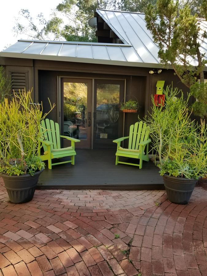 Rainbow Guest House Fallbrook Esterno foto