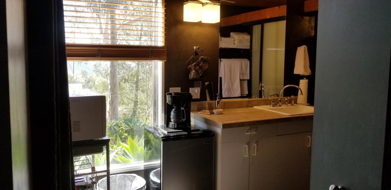 Rainbow Guest House Fallbrook Esterno foto